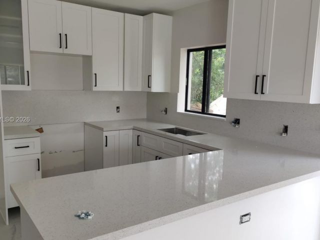 Дом в аренду по адресу 1901 NW 51st Ter 1901 - фото 7441712