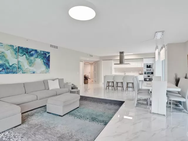 Продажа квартиры #4-1407 - фото 6999398