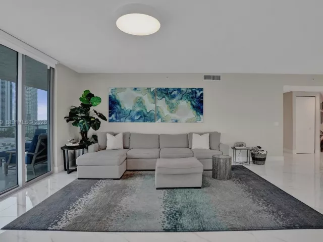 Продажа квартиры #4-1407 - фото 6999399