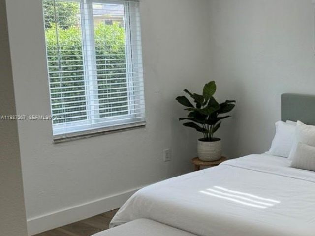 Продажа дома по адресу 231 SW 51st Pl - фото 6994848