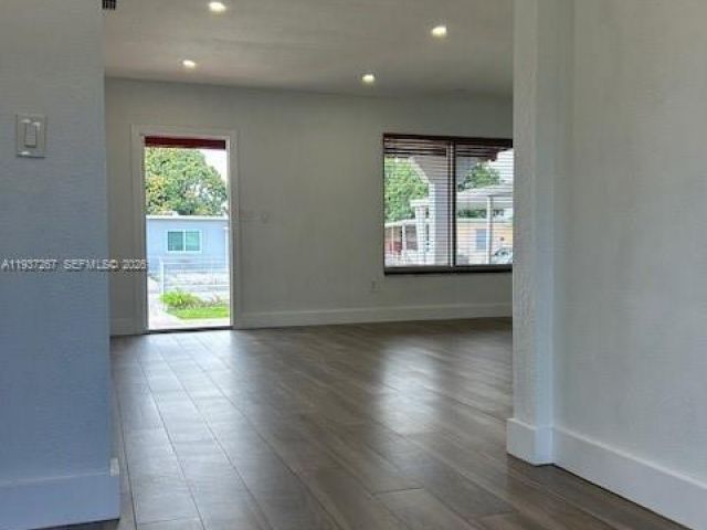 Продажа дома по адресу 231 SW 51st Pl - фото 6994854