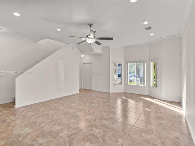 Дом в аренду по адресу 2332 SE 16th Pl 2332 - фото 7482822