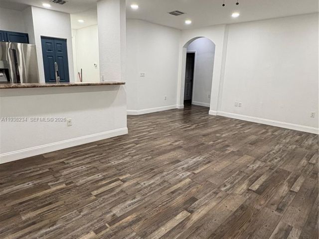 Дом в аренду по адресу 2853 SE 1st Dr 1 - фото 7472359