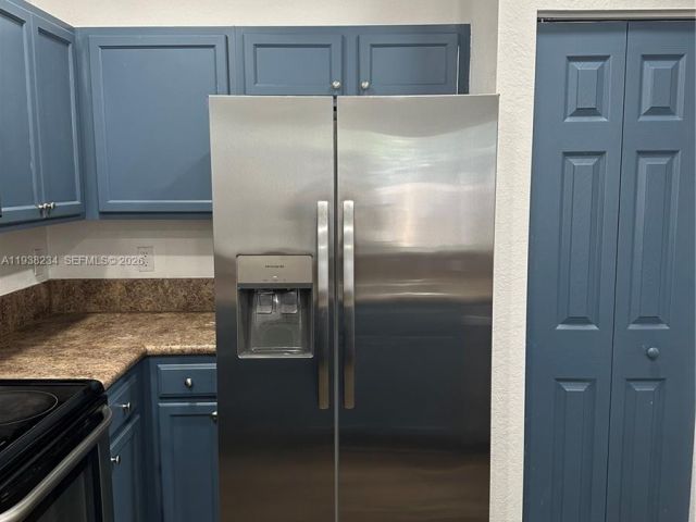 Дом в аренду по адресу 2853 SE 1st Dr 1 - фото 7472363