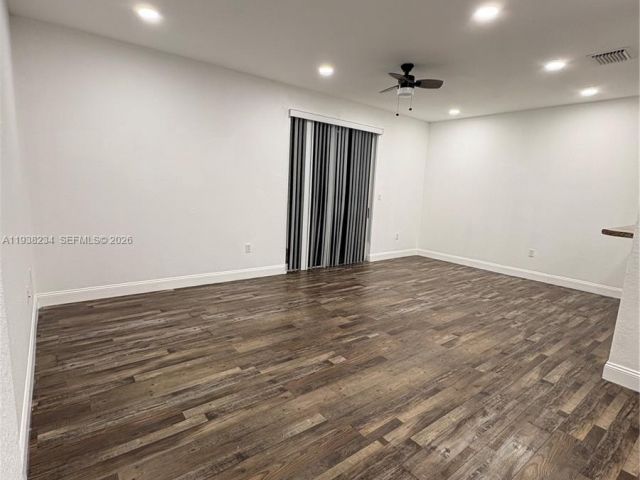 Дом в аренду по адресу 2853 SE 1st Dr 1 - фото 7472364