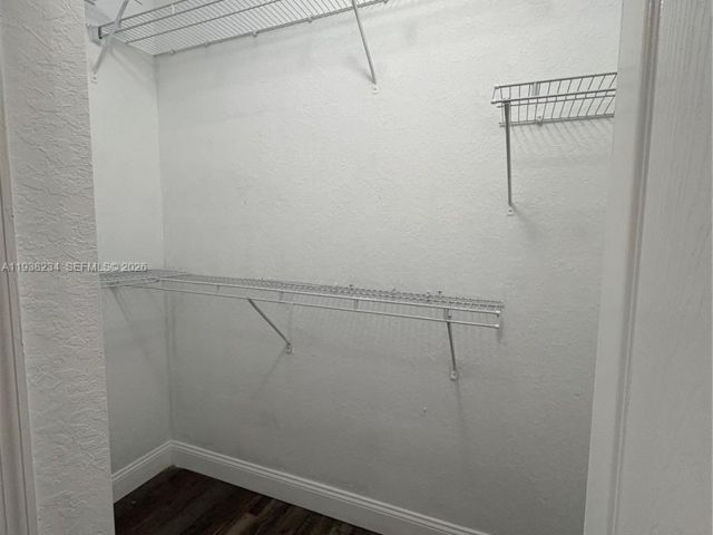 Дом в аренду по адресу 2853 SE 1st Dr 1 - фото 7472366