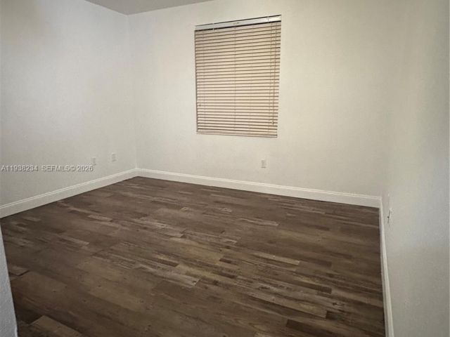 Дом в аренду по адресу 2853 SE 1st Dr 1 - фото 7472369