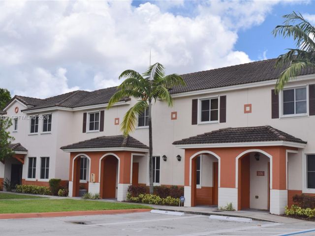 Дом в аренду по адресу 17343 NW 7th Ave 109 - фото 7480033