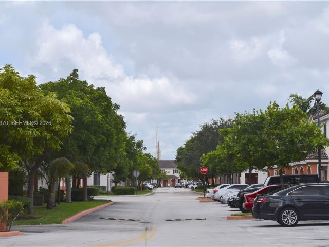 Дом в аренду по адресу 17343 NW 7th Ave 109 - фото 7480034