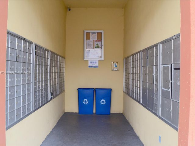 Дом в аренду по адресу 17343 NW 7th Ave 109 - фото 7480041