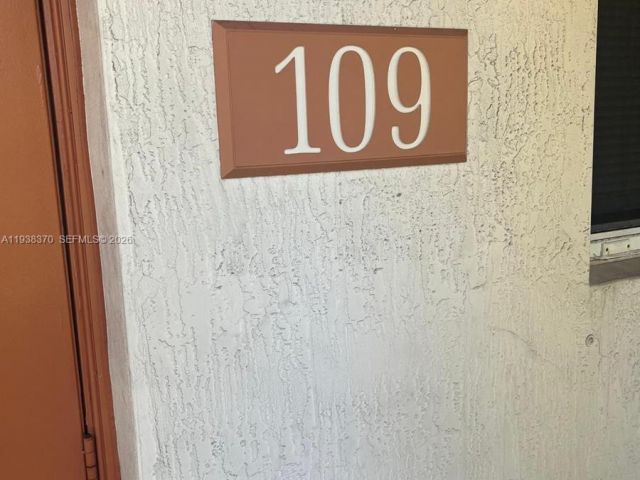 Дом в аренду по адресу 17343 NW 7th Ave 109 - фото 7480042