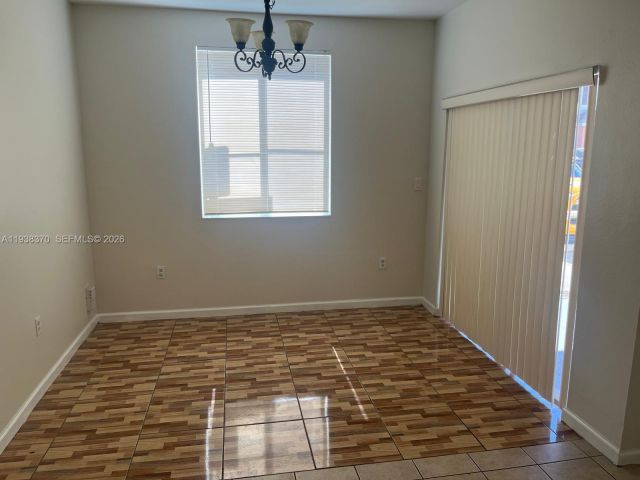 Дом в аренду по адресу 17343 NW 7th Ave 109 - фото 7480043