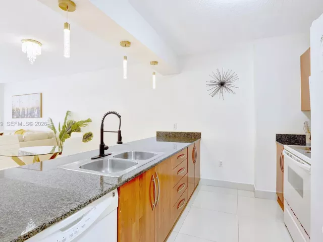 Продажа квартиры #2504 - фото 6977411