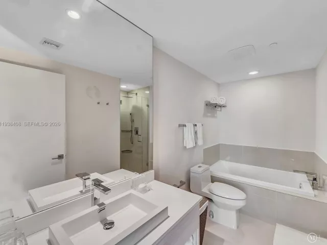 Продажа квартиры #1808 - фото 6992614