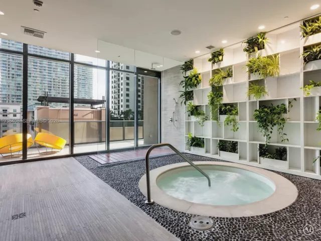 Продажа квартиры #1808 - фото 6992601