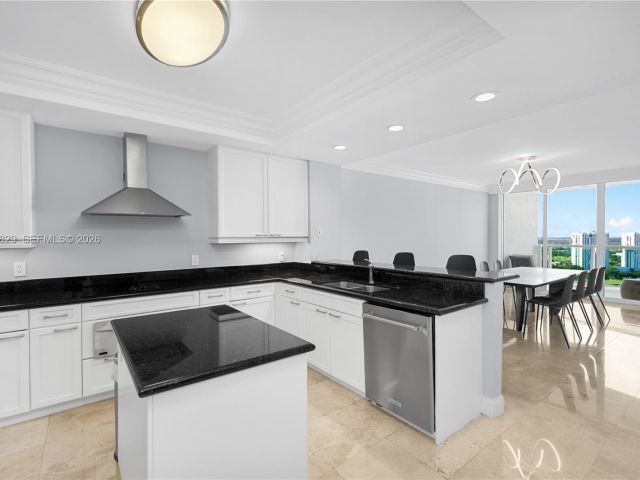 Продажа квартиры #2506 - фото 7018709