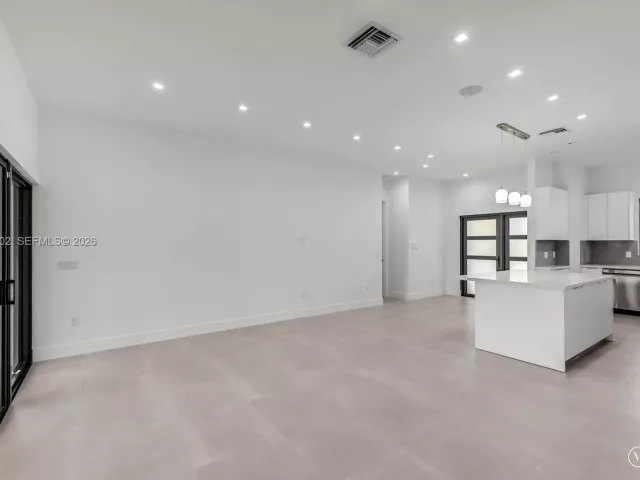 Продажа дома по адресу 1030 NE 121st St - фото 6977869