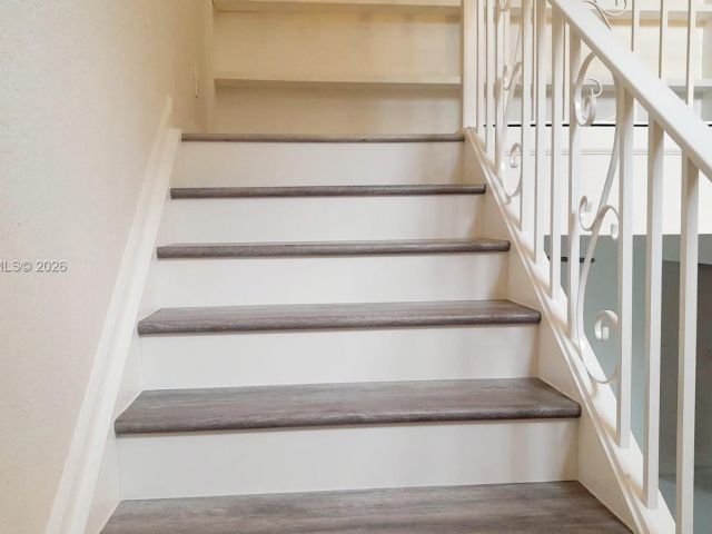 Продажа дома по адресу 3114 Kingswood Ter - фото 6981956