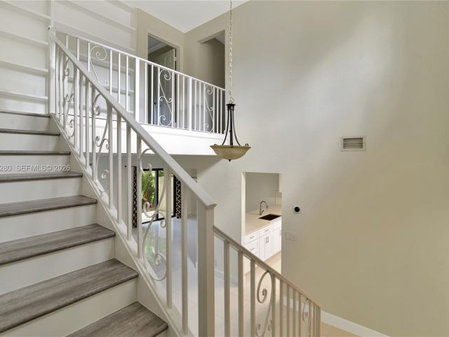 Продажа дома по адресу 3114 Kingswood Ter - фото 6981957