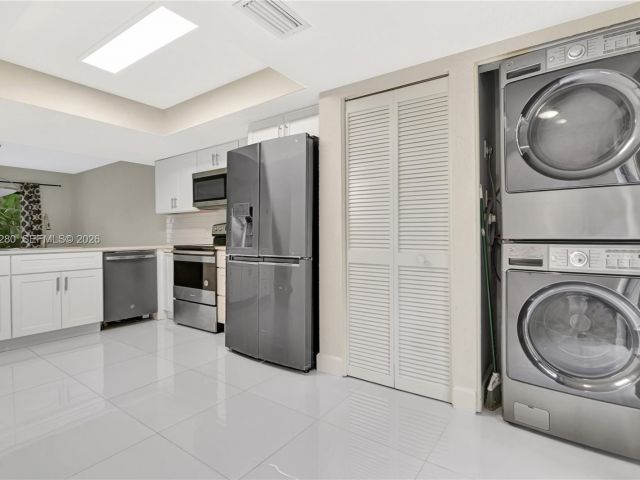 Продажа дома по адресу 3114 Kingswood Ter - фото 6981960