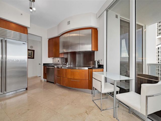 Продажа квартиры #1609 - фото 6981756