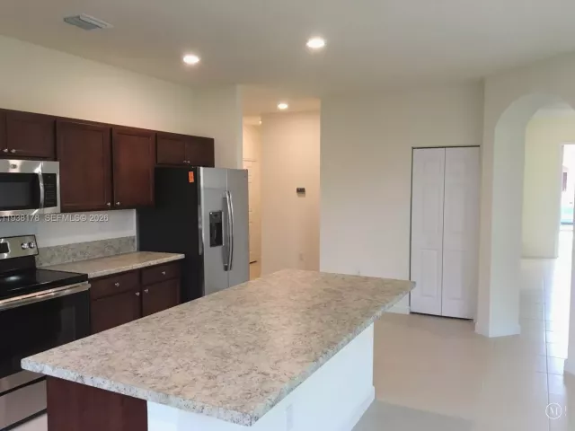 Дом в аренду по адресу 191 SE 35 TH AV. - фото 6984614