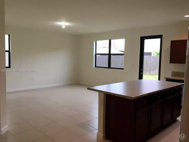 Дом в аренду по адресу 191 SE 35 TH AV. - фото 6984615