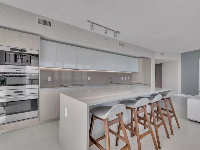 Продажа квартиры #3601 - фото 6993020