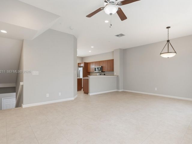 Дом в аренду по адресу 4581 Danson Way - фото 7457888