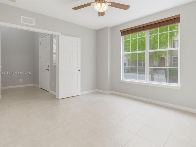 Дом в аренду по адресу 4581 Danson Way - фото 7457896