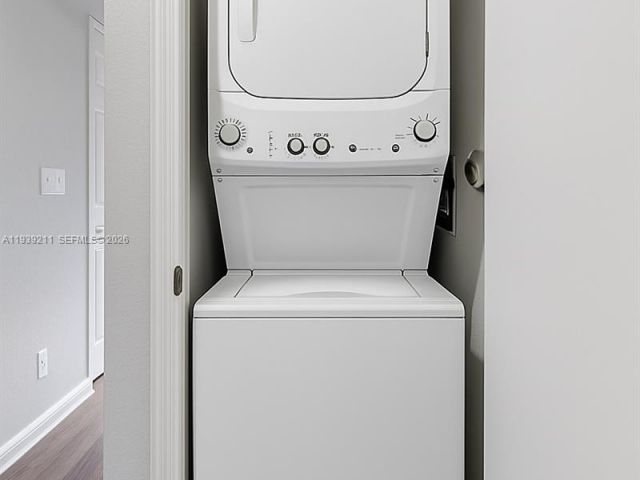 Дом в аренду по адресу 4581 Danson Way - фото 7457912