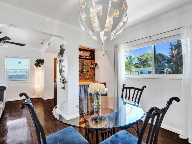 Продажа дома по адресу 1713 NW 8th Ave - фото 7441650