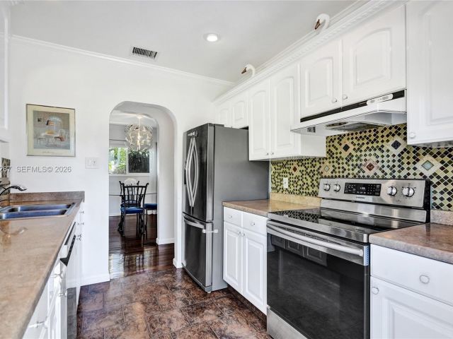 Продажа дома по адресу 1713 NW 8th Ave - фото 7441658