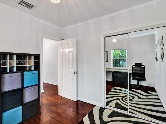 Продажа дома по адресу 1713 NW 8th Ave - фото 7441678