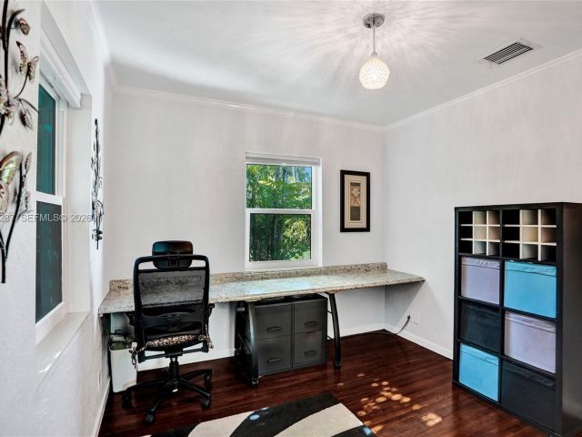 Продажа дома по адресу 1713 NW 8th Ave - фото 7441682