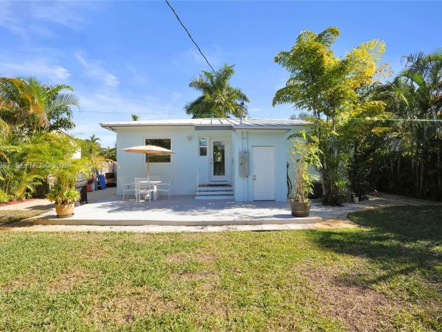 Продажа дома по адресу 1713 NW 8th Ave - фото 7441685