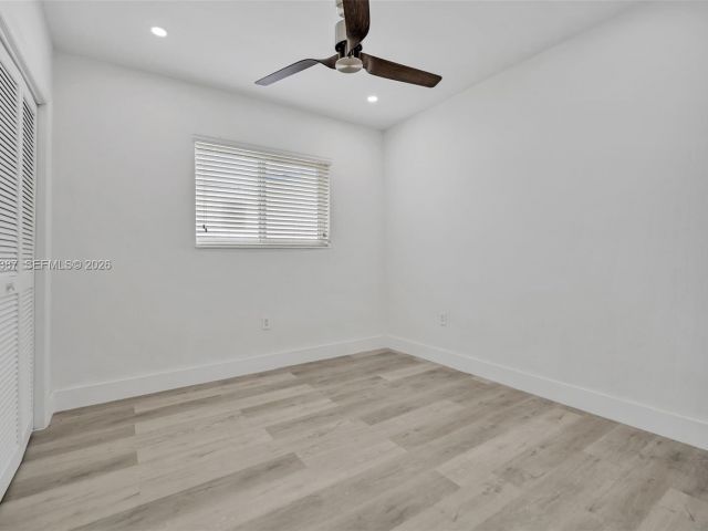 Продажа дома по адресу 1401 NE 152nd St - фото 6986379