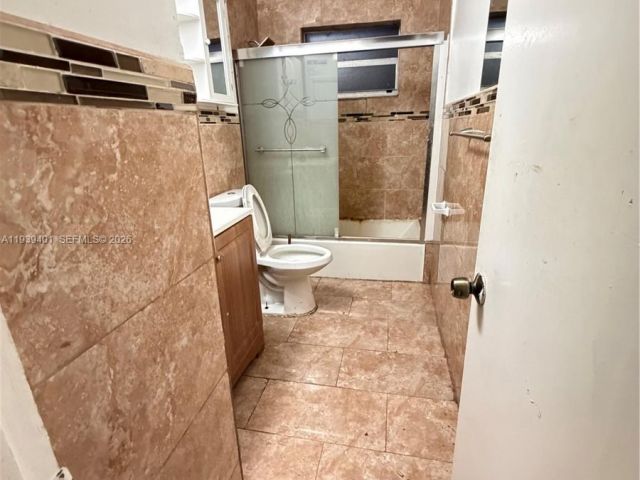 Дом в аренду по адресу 19130 NW 5th Pl 19130 - фото 7459019