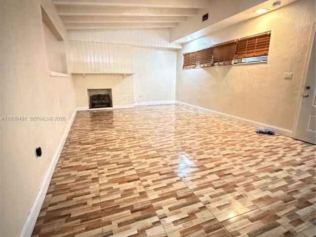 Дом в аренду по адресу 19130 NW 5th Pl 19130 - фото 7459034