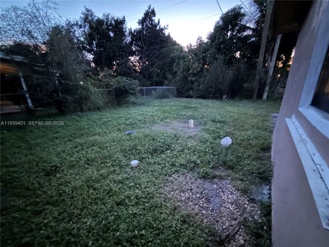 Дом в аренду по адресу 19130 NW 5th Pl 19130 - фото 7459036