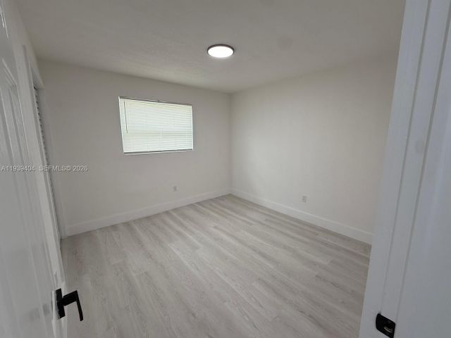 Продажа дома по адресу 2920 NW 64th St - фото 7522944