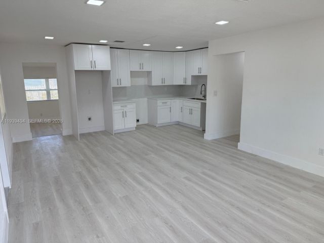 Продажа дома по адресу 2920 NW 64th St - фото 7522945