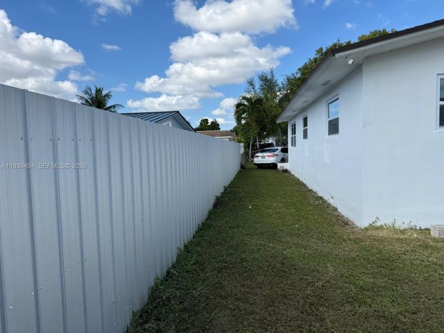 Продажа дома по адресу 2920 NW 64th St - фото 7522957