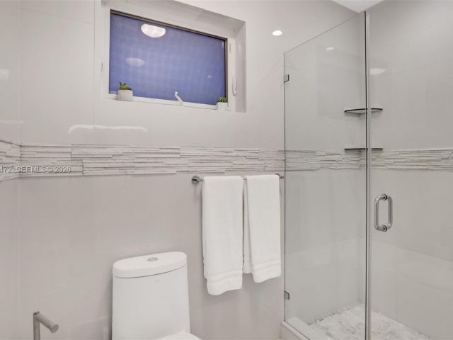 Продажа дома по адресу 8843 Hawthorne Ave - фото 6994963