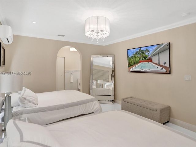 Продажа дома по адресу 8843 Hawthorne Ave - фото 6994965