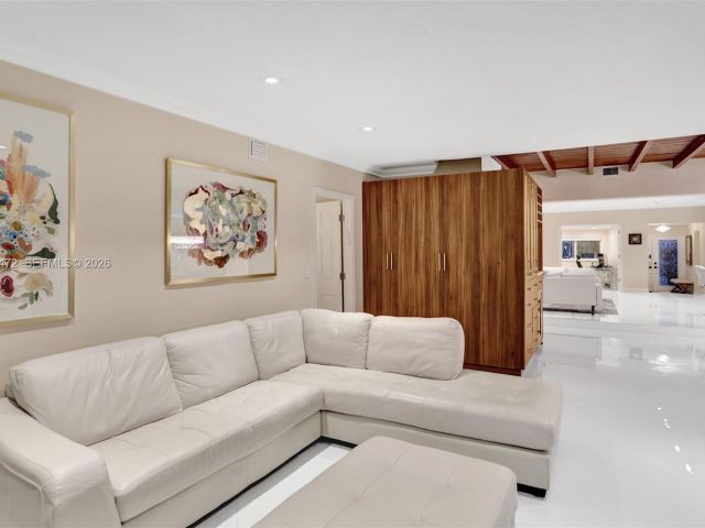 Продажа дома по адресу 8843 Hawthorne Ave - фото 6994970