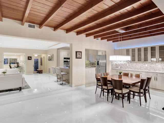 Продажа дома по адресу 8843 Hawthorne Ave - фото 6994972