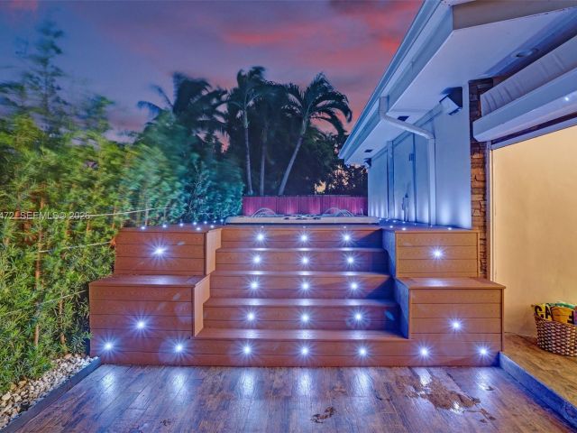 Продажа дома по адресу 8843 Hawthorne Ave - фото 6994978