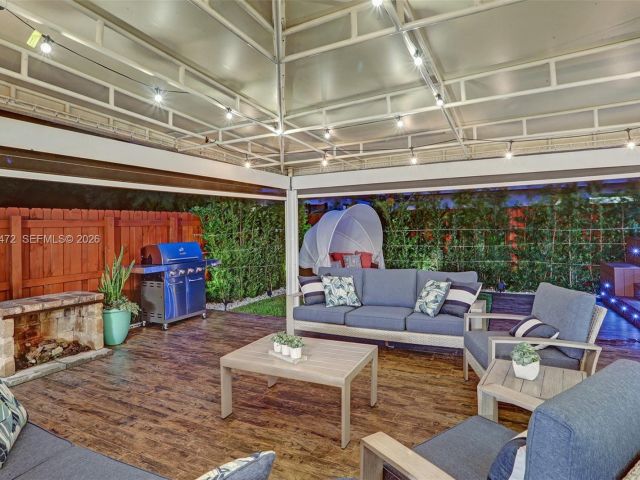 Продажа дома по адресу 8843 Hawthorne Ave - фото 6994979