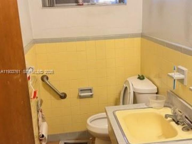 Продажа дома по адресу 1100 NE 110th St - фото 7449159